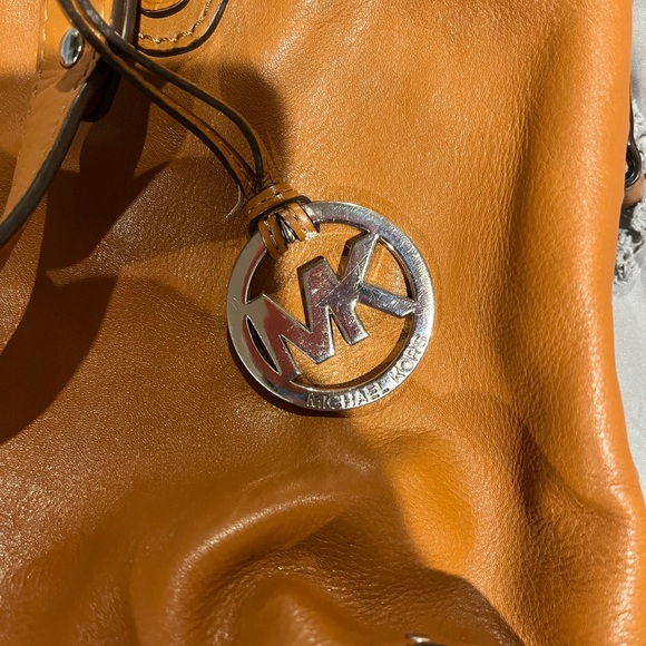 MICHAEL KORS HANDBAG 👜 - Picture 6 of 7